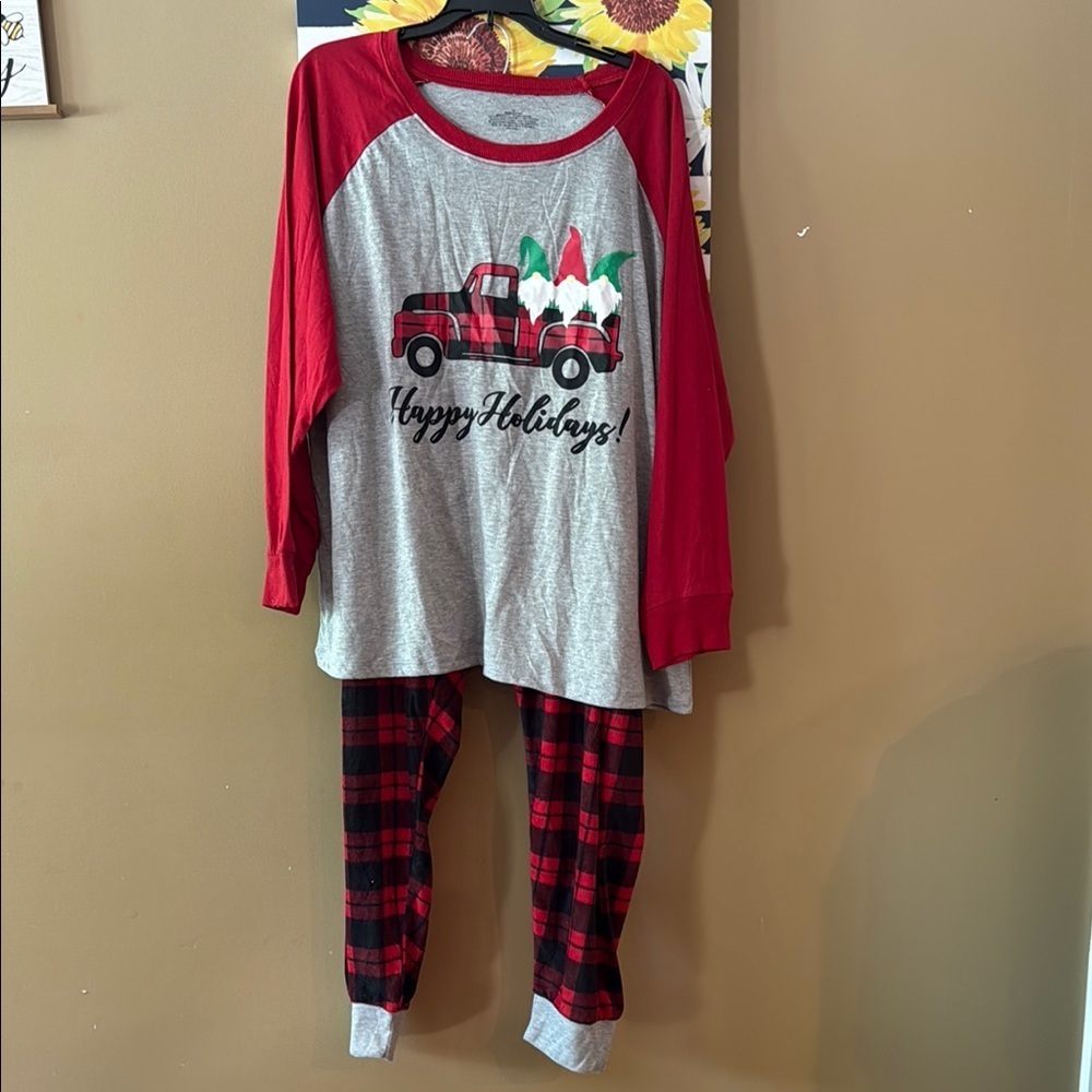 NWOT Festive Red and Gray men’s Pajamas 3x